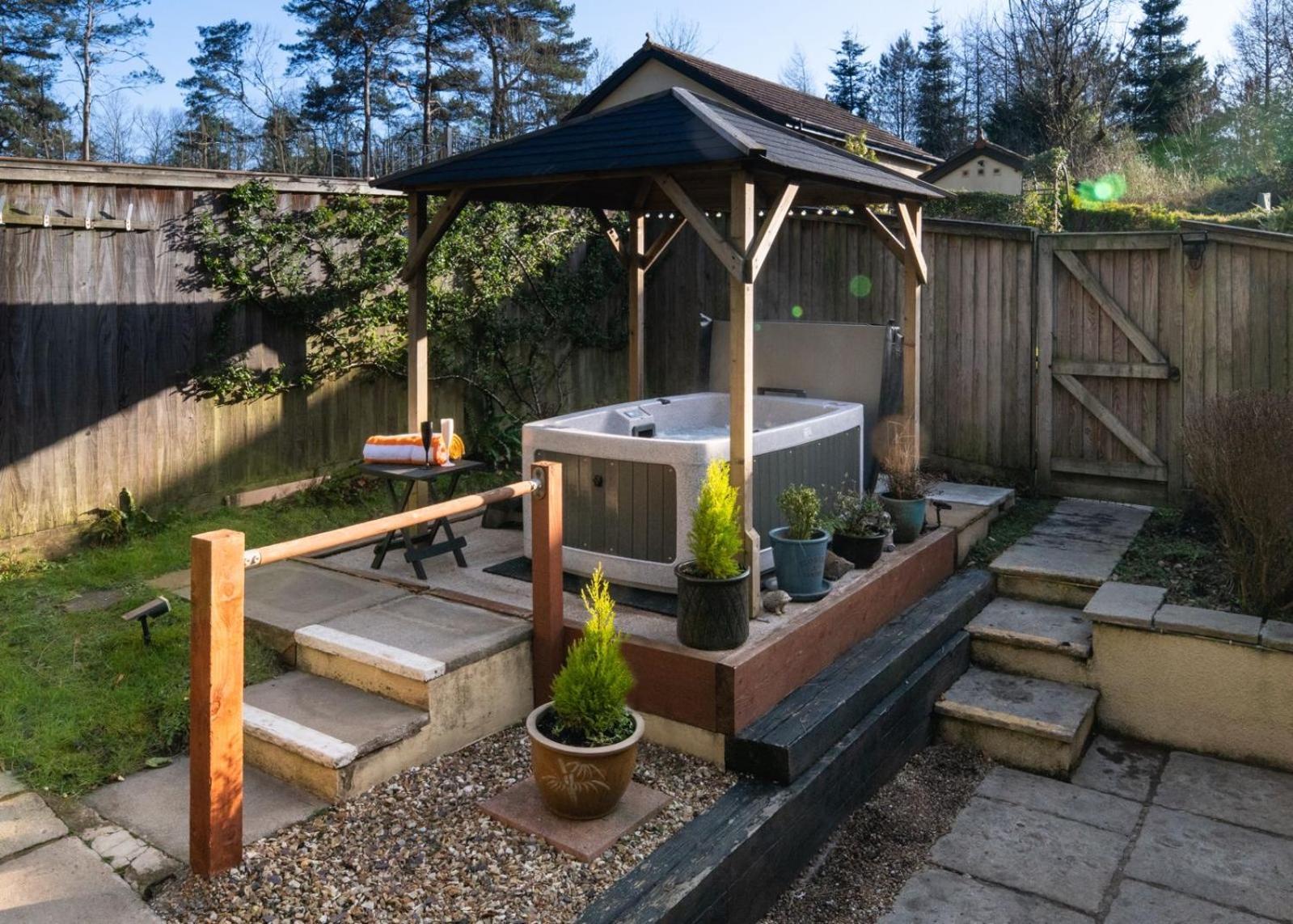 The Retreat, Own Hot Tub, Romantic Escape, Near 라임레지스 외부 사진